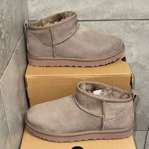 UGG CLASSIC ULTRA MINI